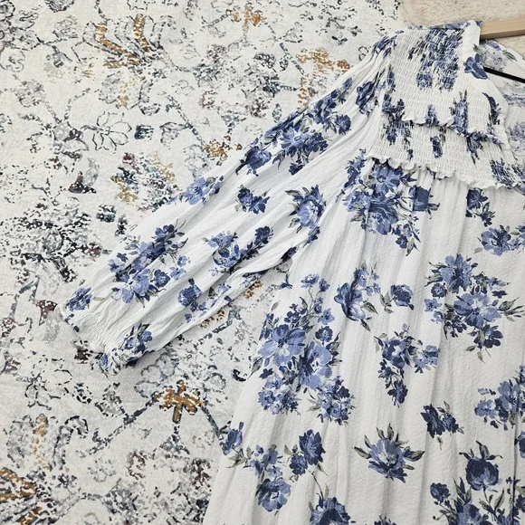 Angels Blue White Floral Blouse Plus Size 2X - Picture 2 of 7